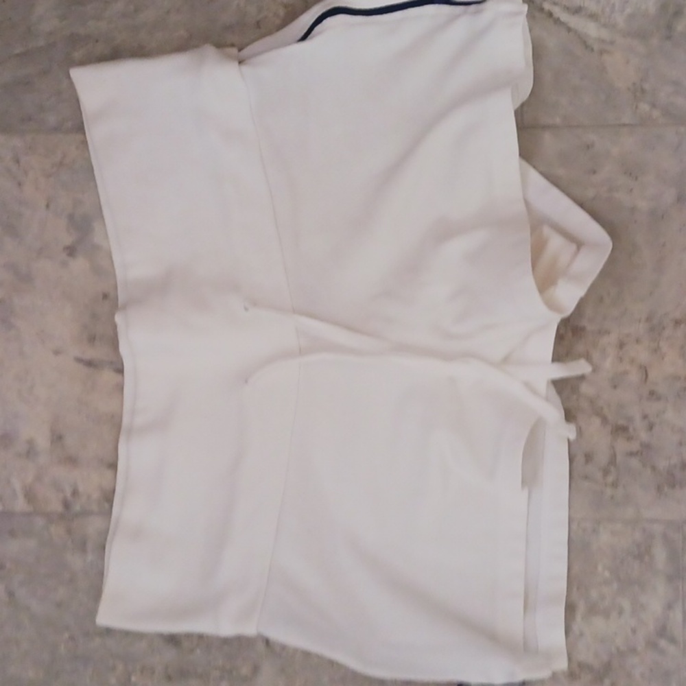 No boundaries shorts stretchy medium sized